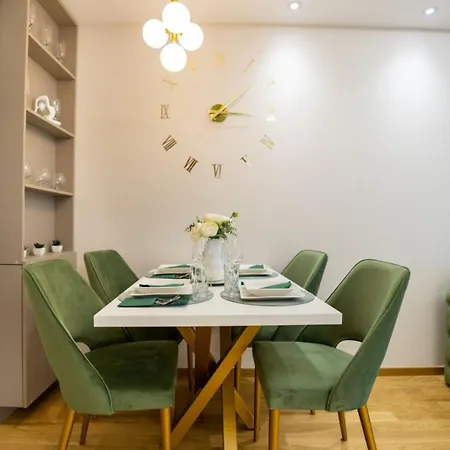 Triogold D&d Apartment